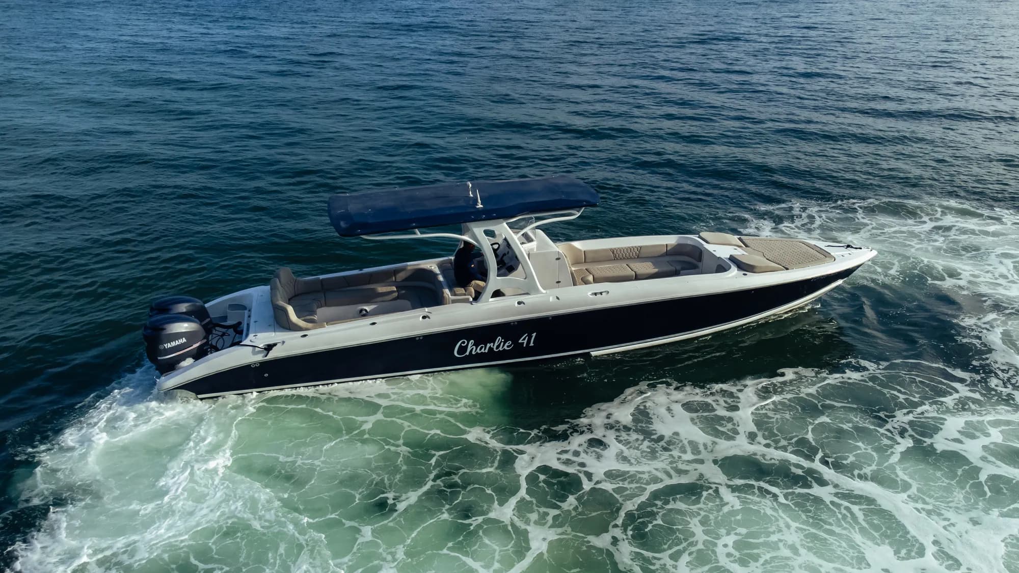 Charlie Bravo 41 speedboat, renovated 2024, in Cartagena - Foto 1 de 5