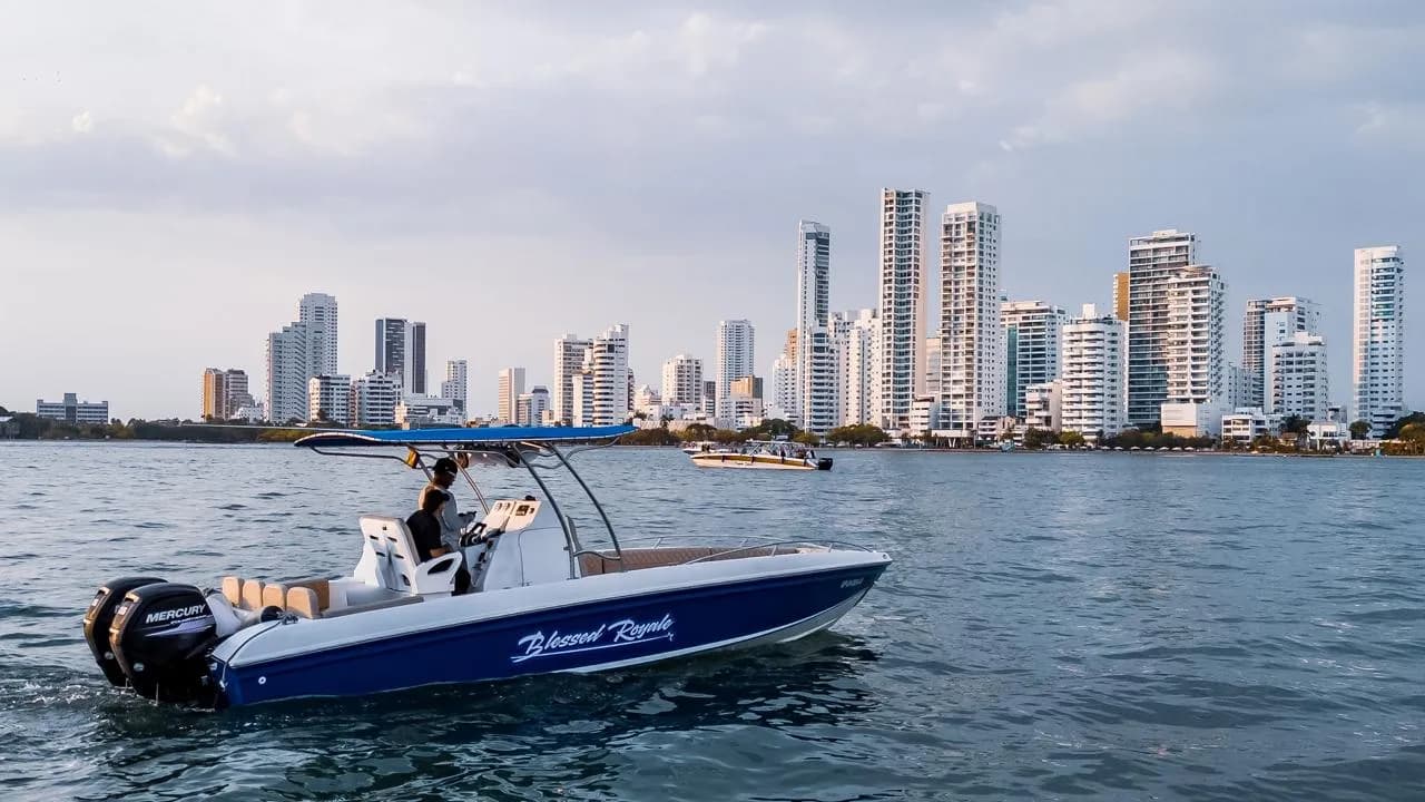 28ft speedboat in Cartagena with snorkeling included — Rosario Islands tours